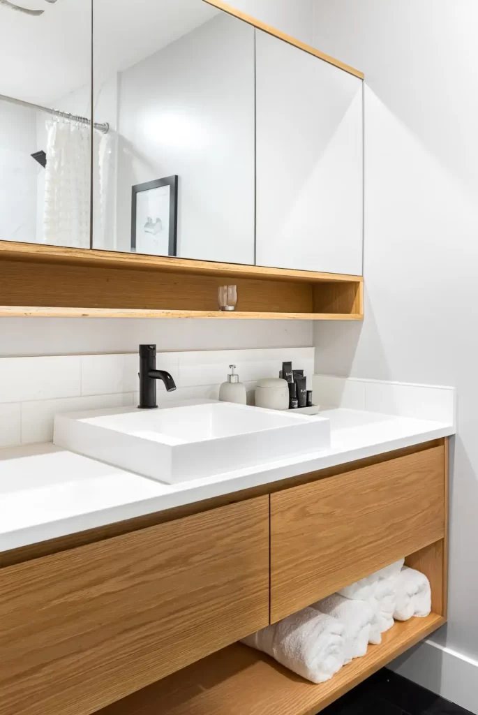 smart tiny-bathroom-makrover-reno-ideas-raddadbuilds-roomcrush