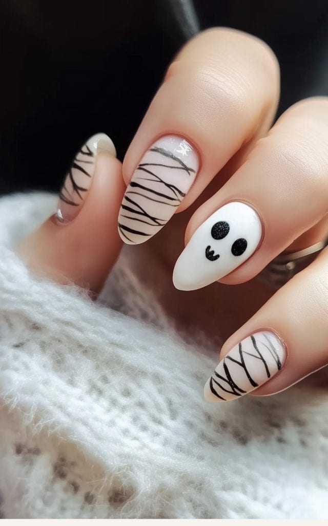 example of fun things to do in october_halloween nail design manicure